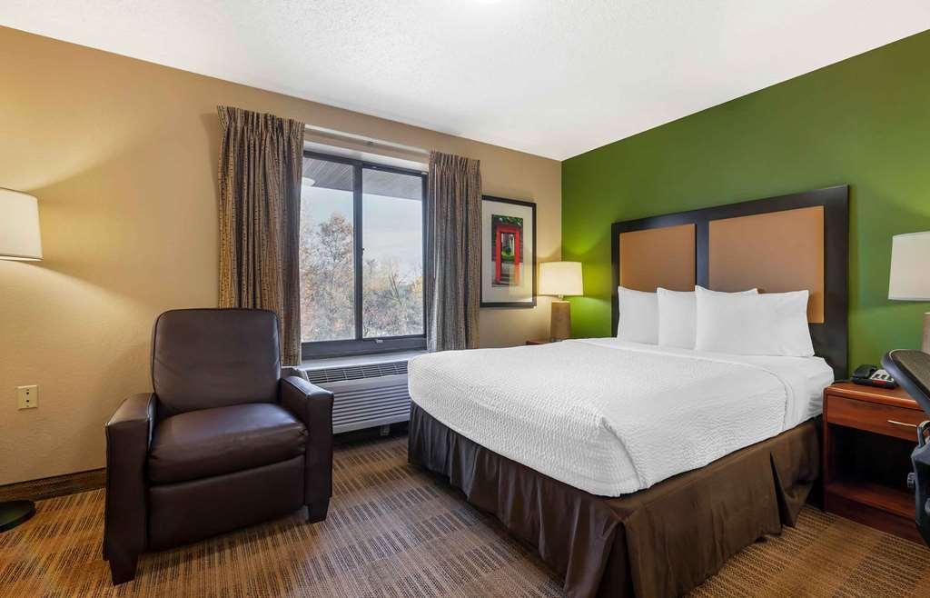 Extended Stay America Select Suites - Rockford - State Street Habitación foto