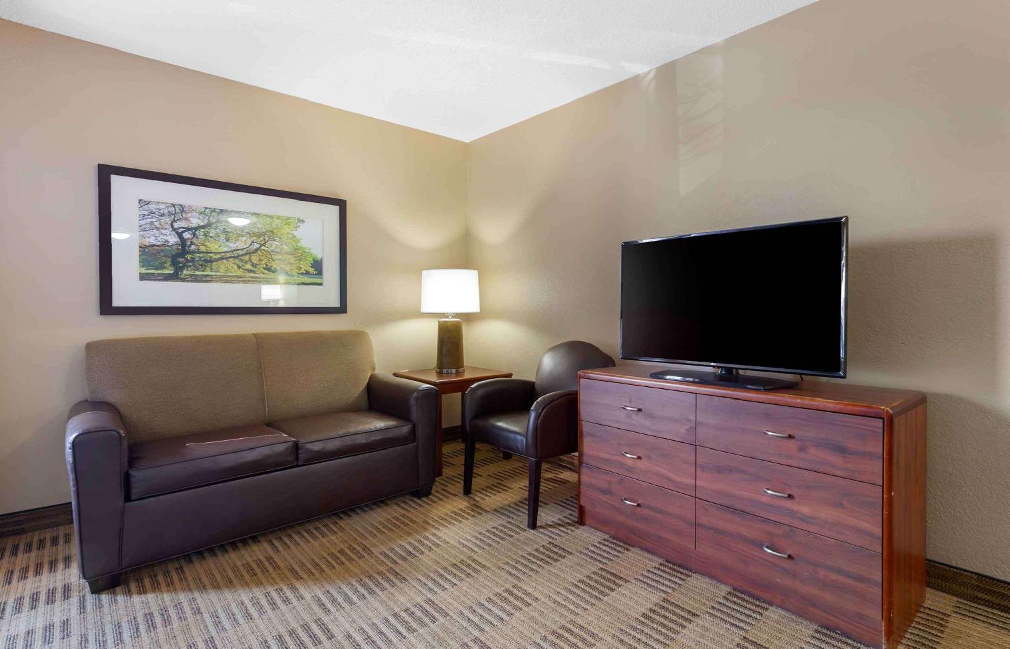 Extended Stay America Select Suites - Rockford - State Street Exterior foto